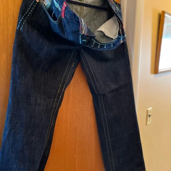 Jean - Picture 2 of 8